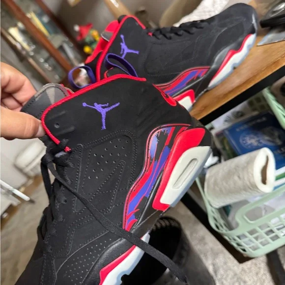 Air Jordan Nike MVP 'Raptors' sneakers. - Picture 3 of 5